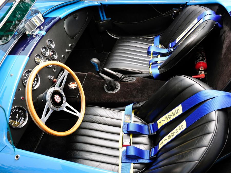 Интерьер AC Autokraft Cobra Lightweight Roadster (Mk IV) 1990 года  (фото 6 из 6)